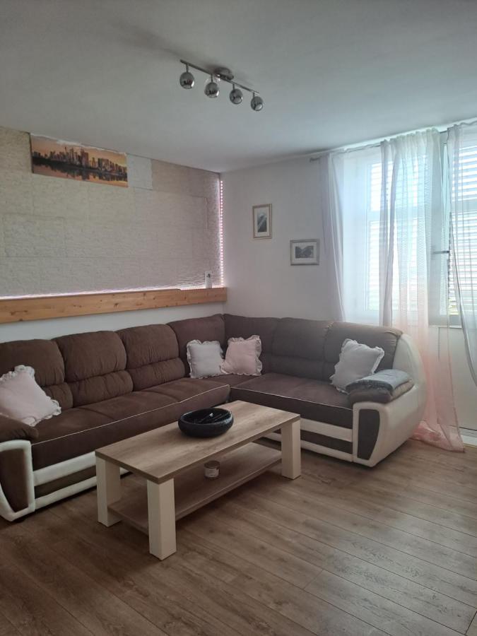 شقة بلوتشي  في Apartman Nera المظهر الخارجي الصورة